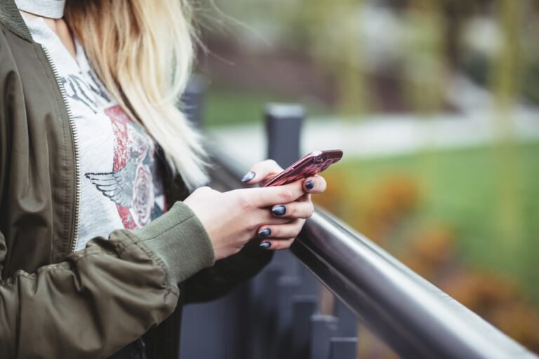 Photo iPhone X with eSIM