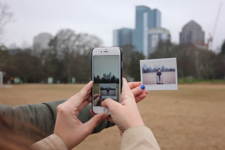 Photo iPhone 12 with support timeline
